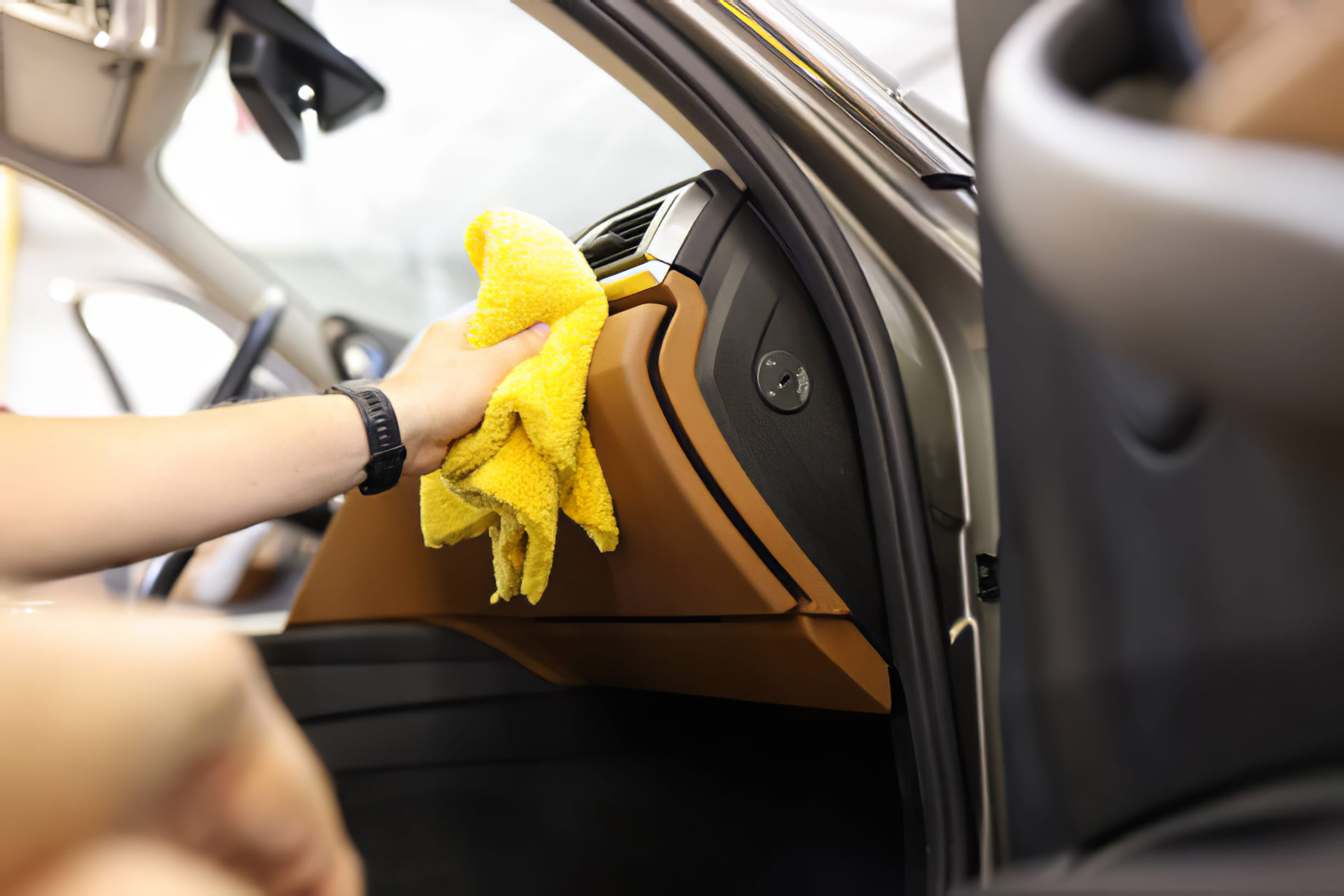 Эффективная химчистка салона автомобиля своими руками: этапы работ, необходимые чистящие средства